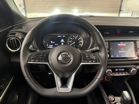 Used 2020 Nissan Kicks SR FWD image 16