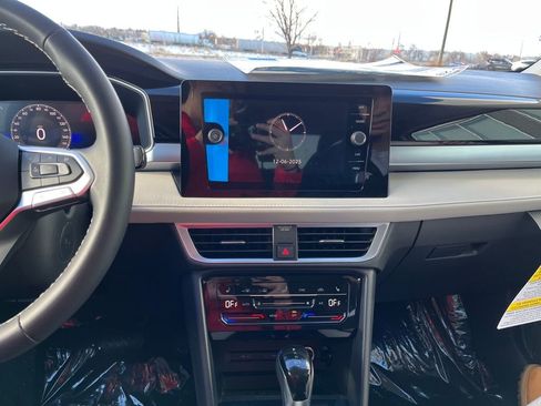 New 2026 Volkswagen Taos SE image 11