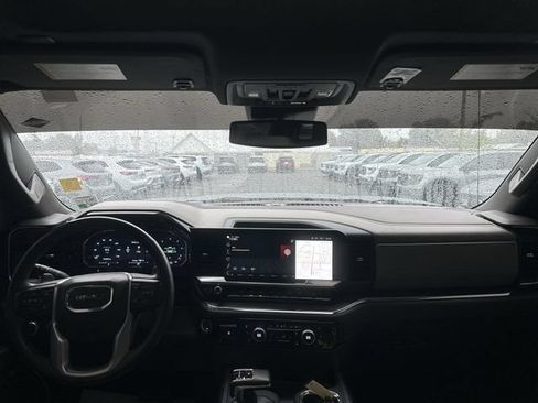 Used 2023 GMC Sierra 1500 SLT AWD/4WD image 9