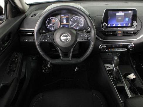 Certified 2025 Nissan Altima 2.5 S FWD image 7