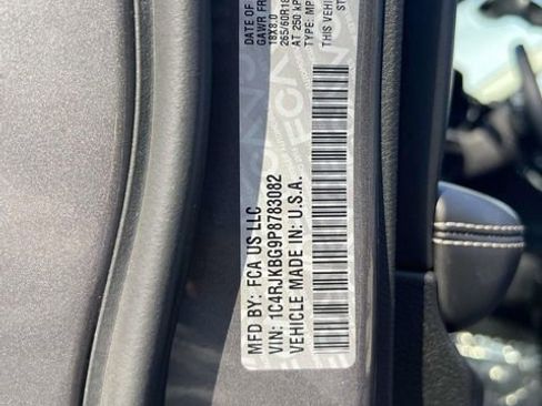 Certified 2023 Jeep Grand Cherokee L Limited image 20