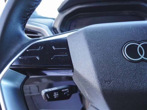 Used 2024 Audi Q4 e-tron Premium w/ Convenience Package image 21