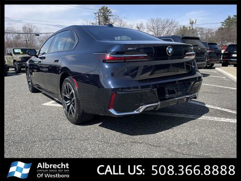 Used 2025 BMW 740i xDrive image 3