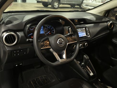 Used 2020 Nissan Versa S FWD image 11