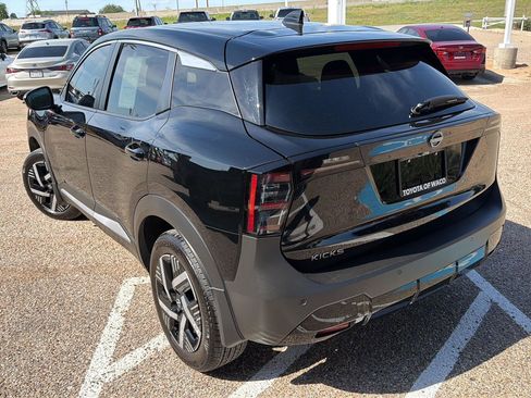 Used 2025 Nissan Kicks SV FWD image 5