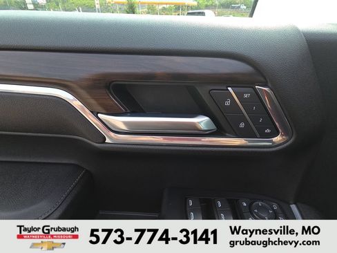 Used 2023 GMC Sierra 1500 SLT w/ SLT Premium Plus Package AWD/4WD image 15