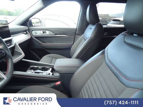 Used 2026 Ford Explorer ST-Line w/ ST-Line Street Pack AWD/4WD image 7