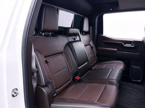 Used 2025 GMC Sierra 1500 Denali AWD/4WD image 42