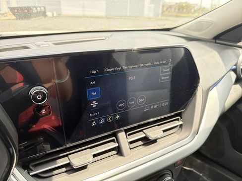 New 2026 Chevrolet Trax LS w/ LS Convenience Package FWD image 22
