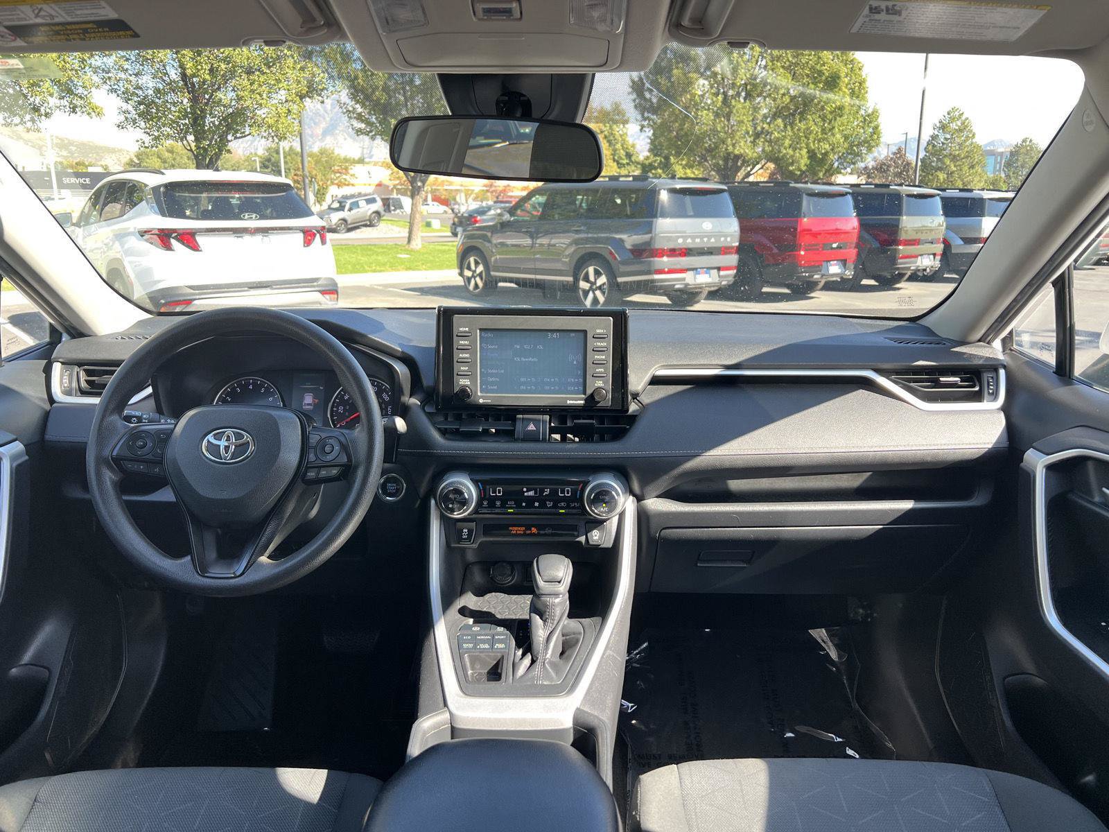 Used 2020 Toyota RAV4 XLE AWD/4WD image 23