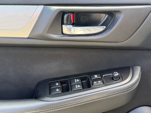 Used 2019 Subaru Outback 2.5i Premium AWD/4WD image 17