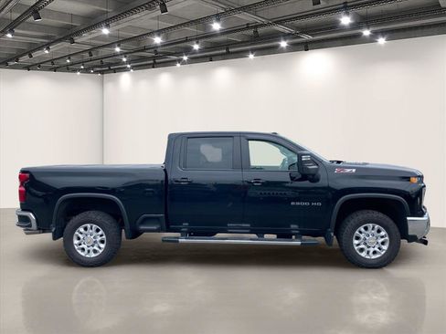 Used 2024 Chevrolet Silverado 2500 LT AWD/4WD image 8