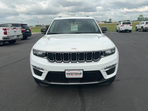Used 2023 Jeep Grand Cherokee Limited AWD/4WD image 3