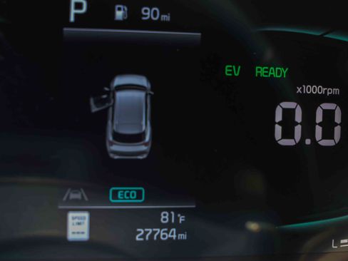 Certified 2023 Kia Sportage EX AWD/4WD image 8