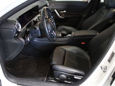 Used 2022 Mercedes-Benz A 220 4MATIC image 19