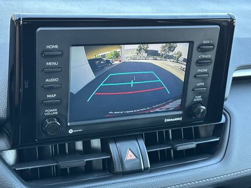 Certified 2021 Toyota RAV4 XLE w/ Convenience Package AWD/4WD image 19