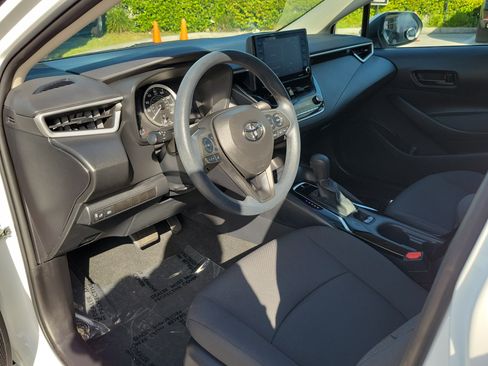 Used 2022 Toyota Corolla LE FWD image 9