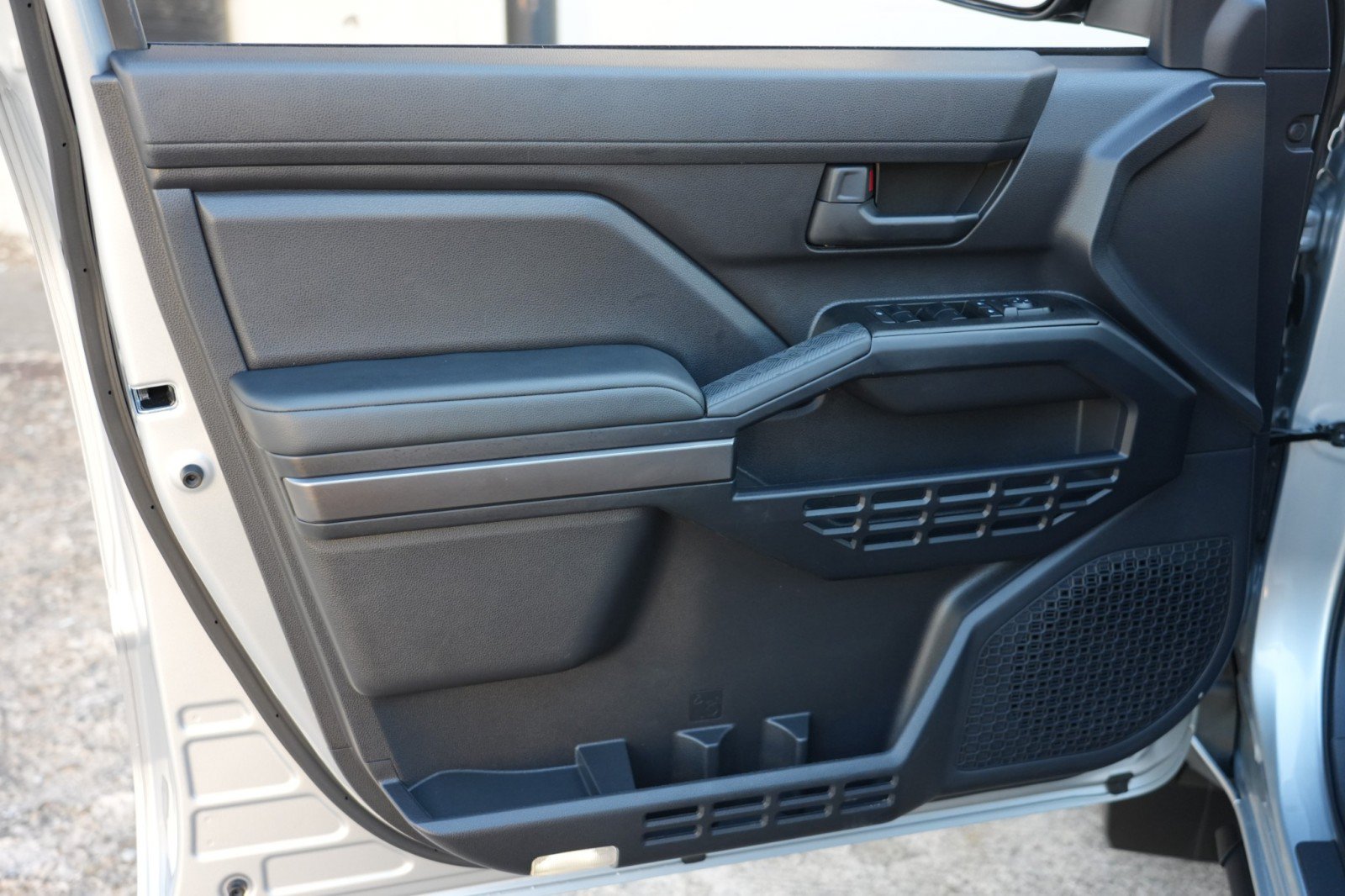 Used 2025 Toyota 4Runner SR5 RWD image 41