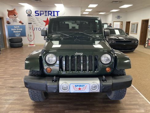 Used 2011 Jeep Wrangler Sahara w/ Connectivity Group AWD/4WD image 3