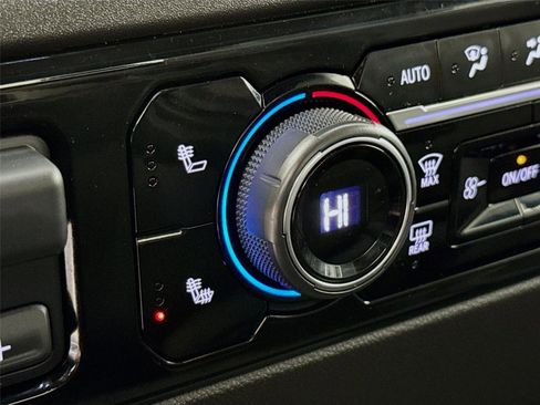 Used 2023 Chevrolet Silverado 1500 RST image 19