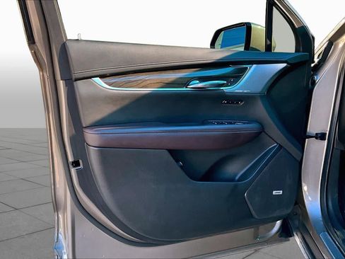 Used 2023 Cadillac XT6 Premium Luxury FWD image 22