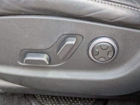 Used 2021 Genesis G70 2.0T w/ Prestige Package image 11