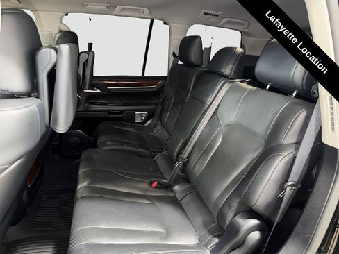 Used 2019 Lexus LX 570 4WD w/ Luxury Package image 11