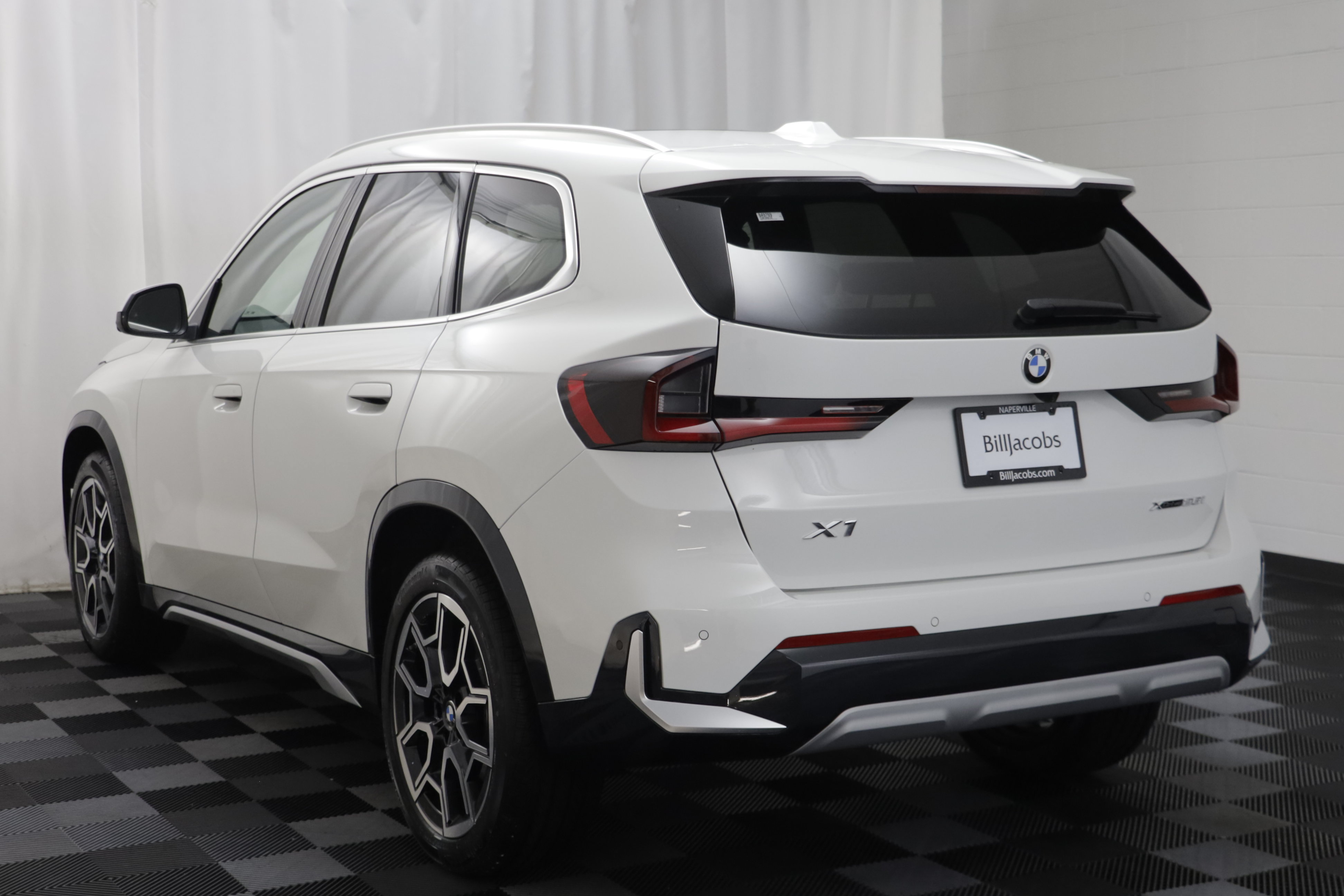New 2027 BMW X1 xDrive28i AWD/4WD image 15