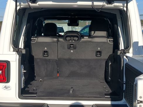 Certified 2022 Jeep Wrangler Unlimited Rubicon image 11