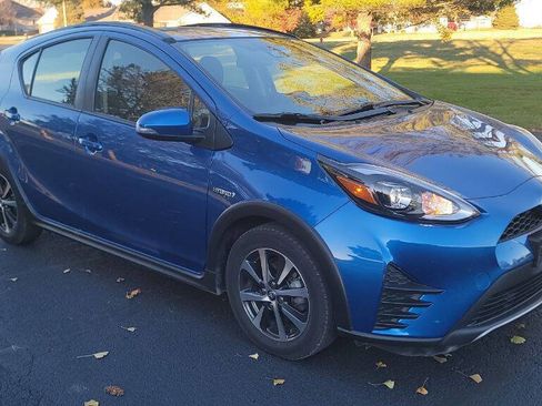 Used 2018 Toyota Prius C Two image 1