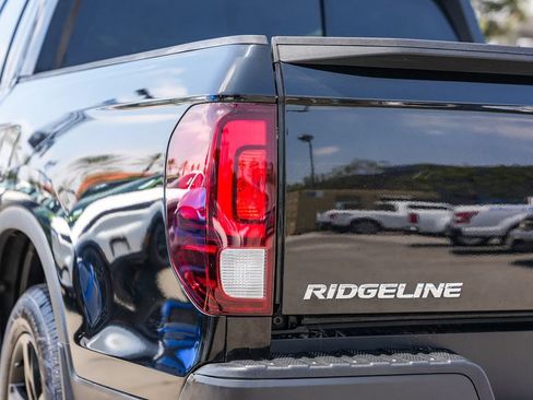 Used 2023 Honda Ridgeline Black Edition image 11