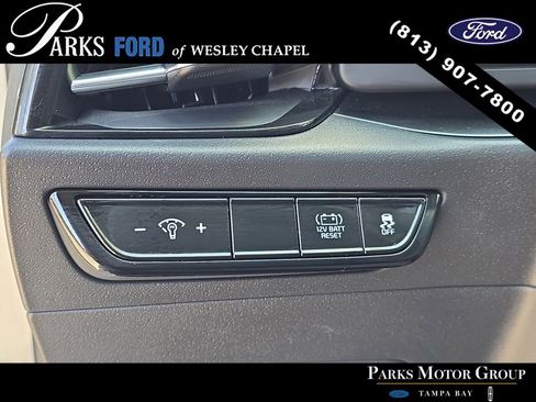 Used 2023 Kia Niro LX image 25