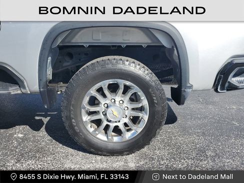 Used 2023 Chevrolet Silverado 2500 Custom w/ Custom Value Package image 8