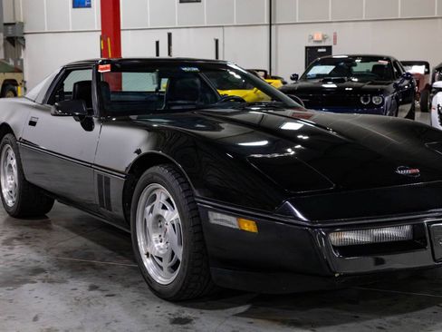 Used 1990 Chevrolet Corvette Coupe RWD image 37
