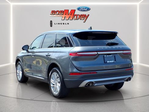 Used 2023 Lincoln Corsair FWD w/ Rear Removable Package Tray image 6