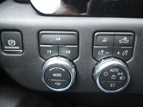 New 2026 GMC Sierra 2500 SLE w/ SLE Value Package; image 10