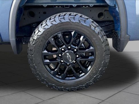 Used 2025 Chevrolet Silverado 2500 LT w/ Trail Boss Package AWD/4WD image 10