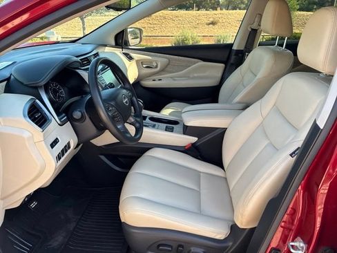 Used 2024 Nissan Murano SV AWD/4WD image 17