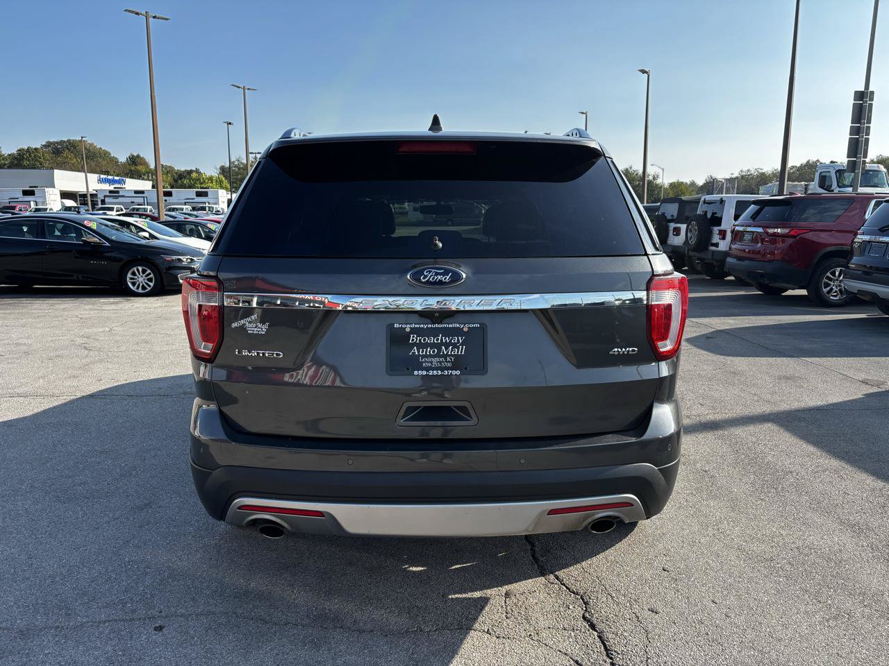 Used 2017 Ford Explorer Limited AWD/4WD image 4