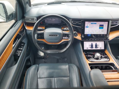 Used 2022 Jeep Grand Wagoneer Series II w/ Convenience Group III image 21