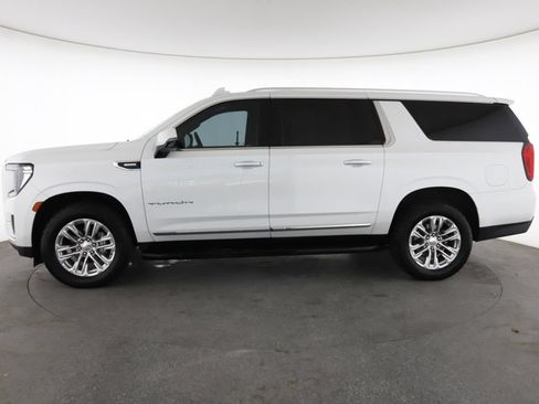 Used 2021 GMC Yukon XL SLT w/ SLT Premium Package AWD/4WD image 7
