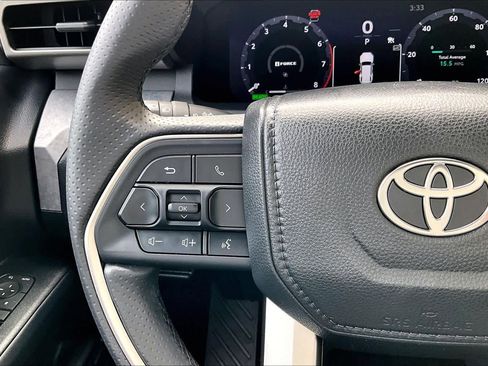 Used 2025 Toyota 4Runner Trailhunter AWD/4WD image 22