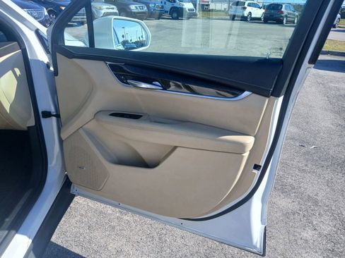 Used 2017 Cadillac XT5 FWD w/ LPO, Wheel Lock Package image 17