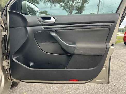 Used 2013 Volkswagen Jetta S image 21