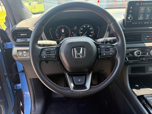 Used 2024 Honda Pilot TrailSport image 13