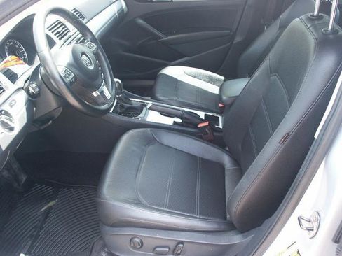 Used 2013 Volkswagen Passat 2.5 SE FWD image 6