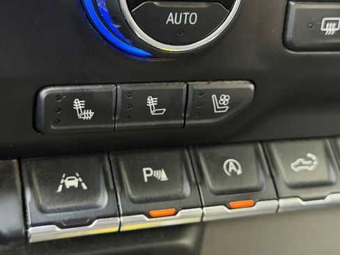 Used 2020 Chevrolet Silverado 1500 LTZ w/ LTZ Plus Package image 12