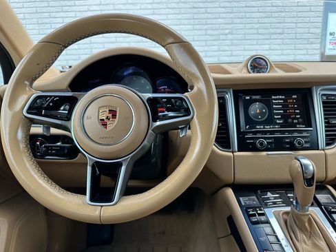 Used 2016 Porsche Macan S image 27