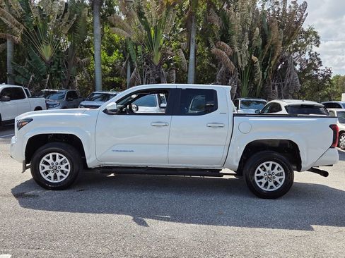 Used 2024 Toyota Tacoma SR5 w/ SR5 Upgrade Package image 4