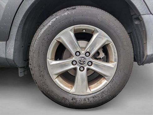 Used 2015 Toyota RAV4 XLE FWD image 11